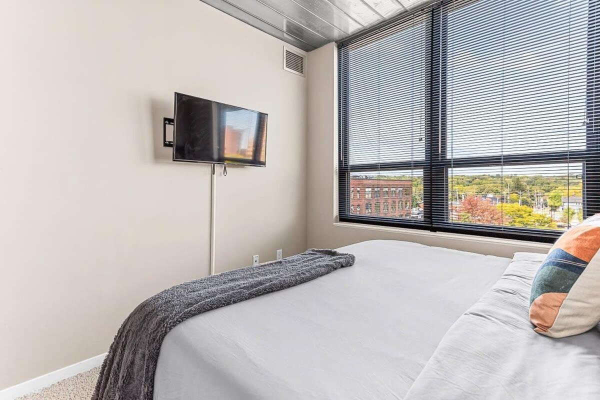 Downtown Ann Arbor 2 King Bed Balcony Apartment エクステリア 写真